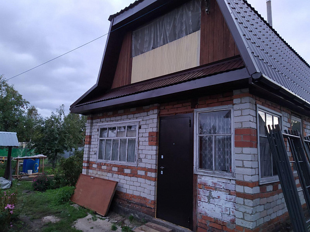 Демонтаж шиферной кровли и установка металлочерепицы