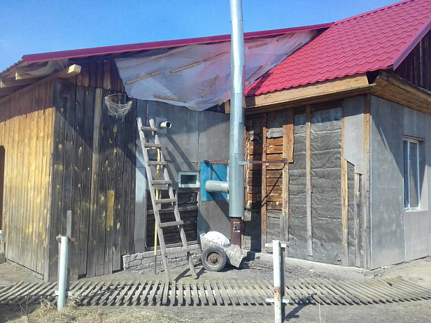 Облицовка фасада дома в п. Богандинский - Монтаж металлосайдинга и откосов