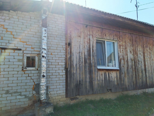 Обшивка дома сайдингом под бревно 