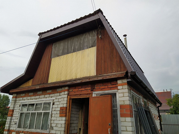 Демонтаж шиферной кровли и установка металлочерепицы