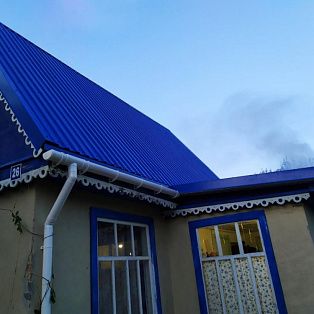 Устройство кровли из профнастила 