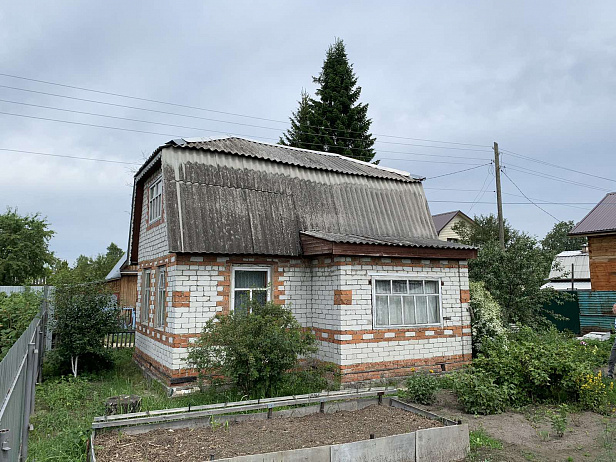 Демонтаж шиферной кровли и установка металлочерепицы