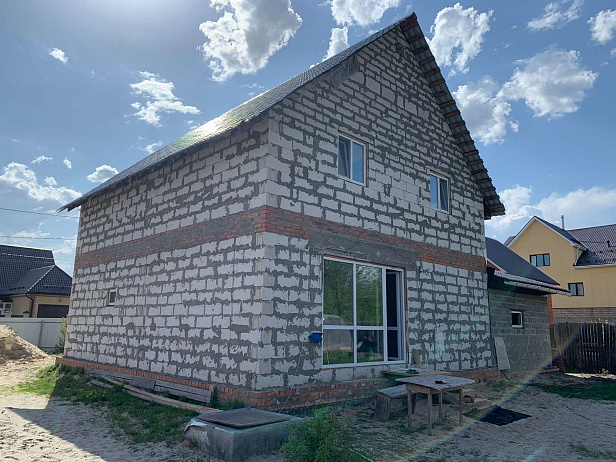 Монтаж фасадных панелей на коттедже 